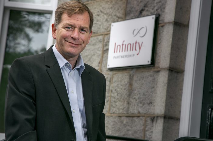 INFINITY’S SIMON COWIE WINS INDUSTRY AWARD